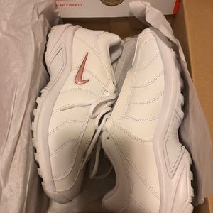 Women’s Nike VXT Size 9